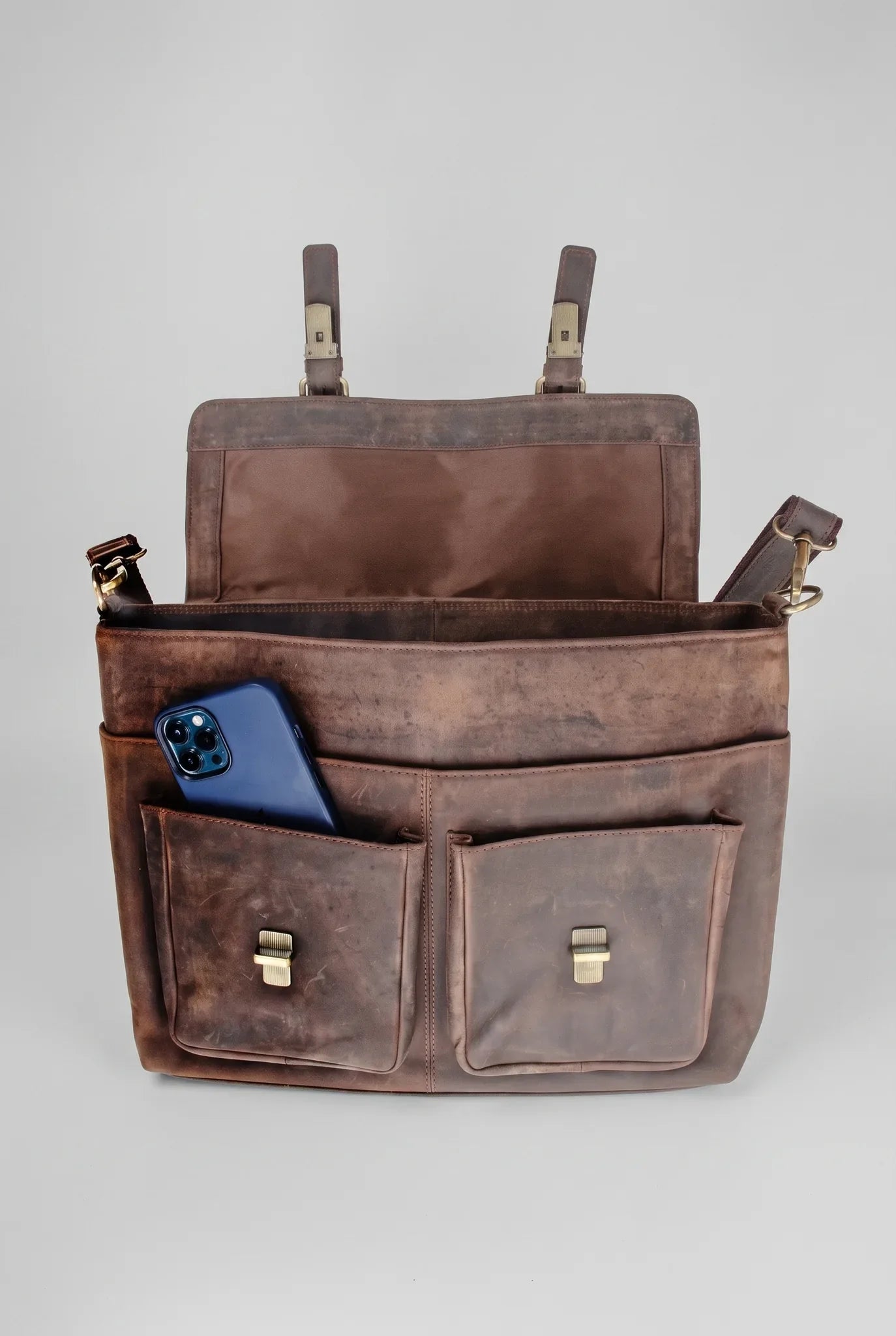 Buffalo Leather Sitka Messenger Bag AZ 054