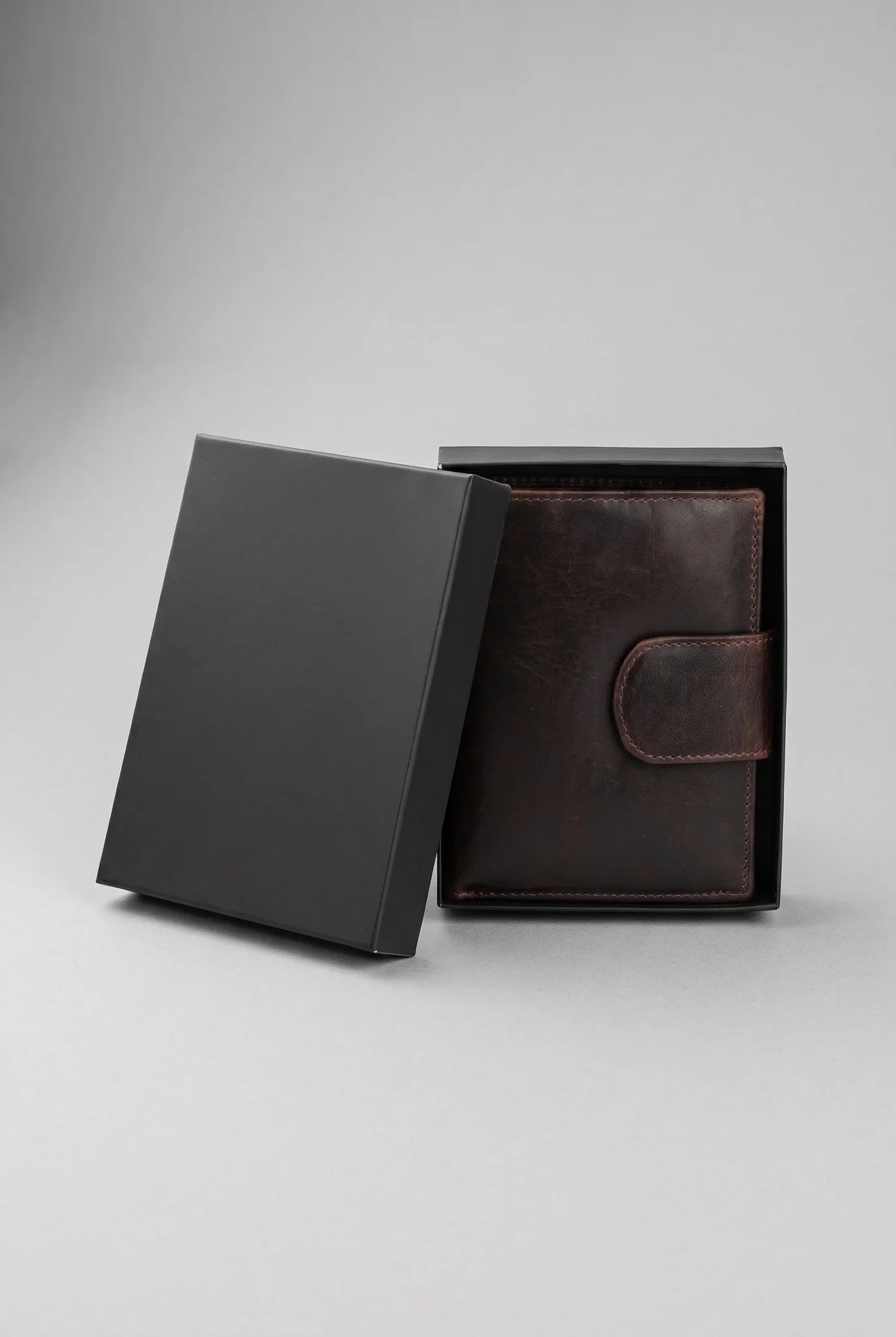Men's RFID Secure Bifold Travel Holder SD 014